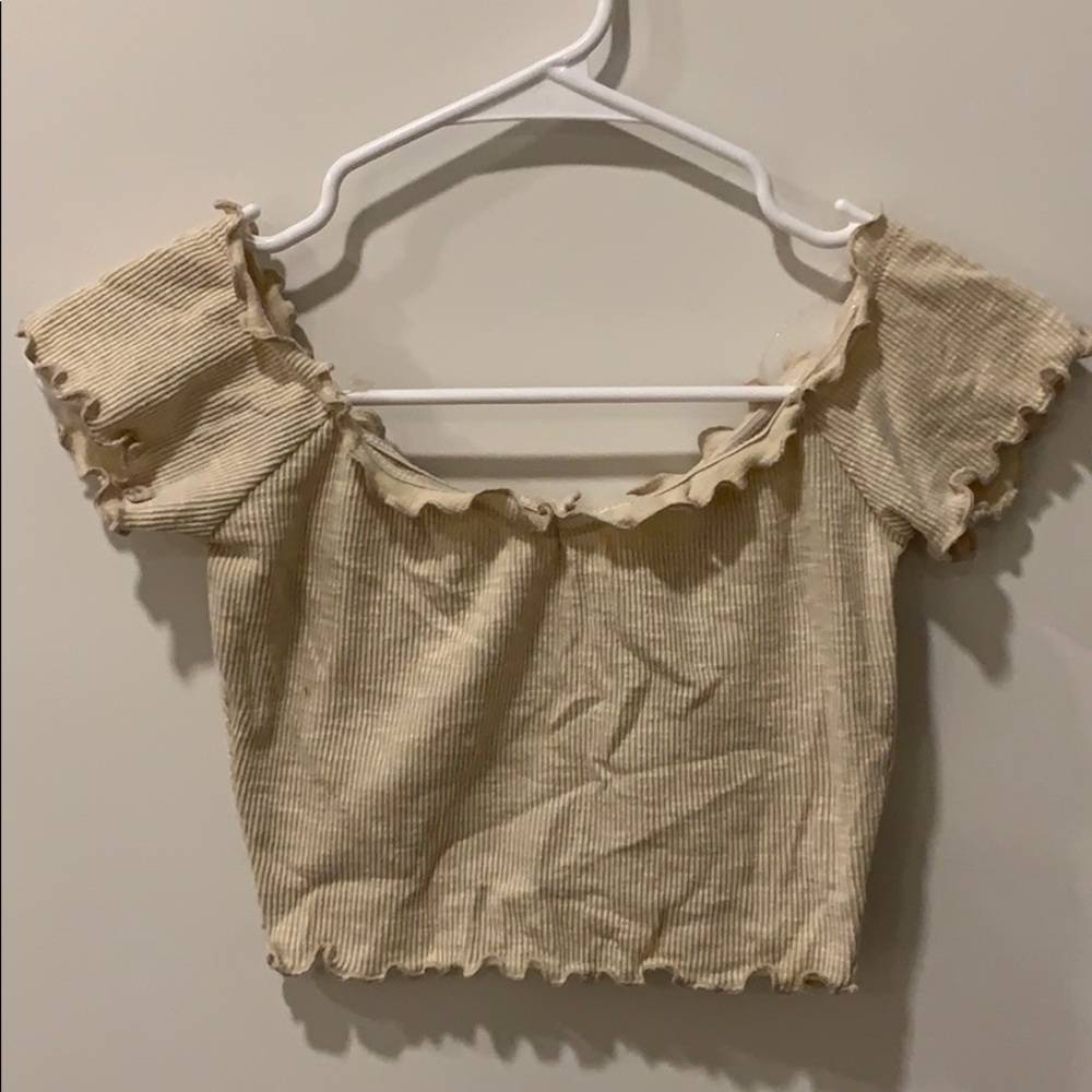 Lettuce hem crop top